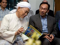 Kiprah Dakwah Nik Abdul Aziz Nik Mat