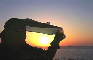 Latasha: Busana Muslimah Membuatnya Masuk Islam