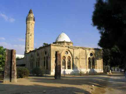 Israel Mengubah Masjid-Masjid Menjadi Pabrik Minuman Keras