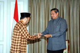 Presiden Ajak Umat Islam Muliakan Penerima Zakat