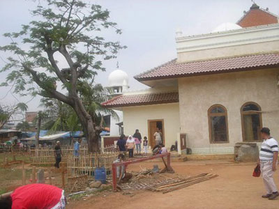 Masjid Luar Batang