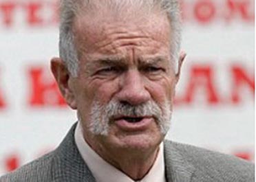 Siapa Pastor Terry Jones, Dan Mengapa Ia Berencana Membakar Al Quran