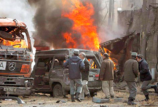 Taliban Serang Kamp Militer AS 