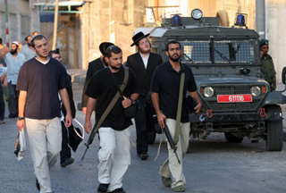 Desa Palestina Diserang, Pekerja Palestina Didzolimi