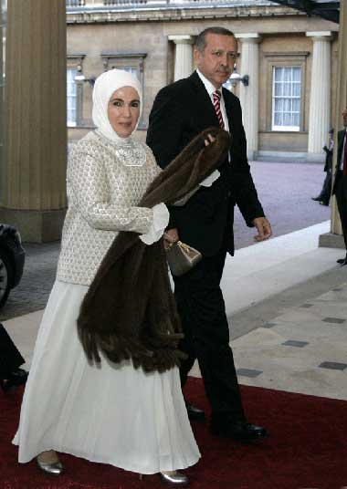 Recep Tayyeb Erdogan bersama istri, Emine Erdogan