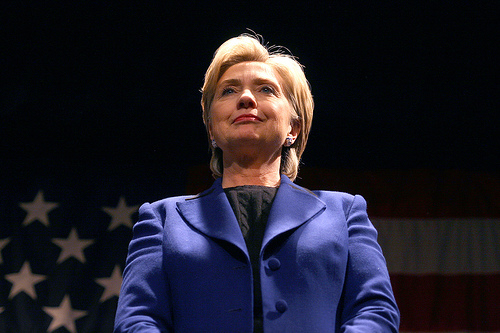 Hillary Datang, Deplu Perketat Penjagaan