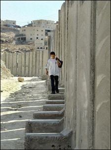 PM Israel: Dinding Pemisah  Selesai  Tahun 2009