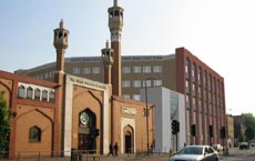 Muslim Inggris Bentuk Badan Baru Pemberdayaan Imam dan Masjid
