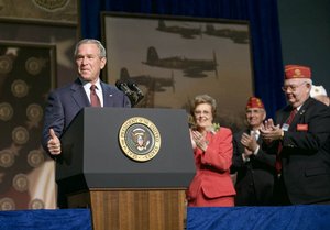 Bush Samakan Perang AS di Irak dengan Perang Melawan Nazi dan Komunis