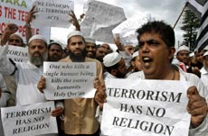Muslim Mumbai Donorkan Darahnya untuk Bantu Korban Ledakan