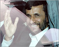 Surat Ahmadinejad: Ajak Bush Kembali ke 'Jalan yang Lurus'