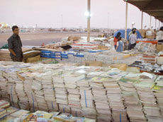Beli Buku Kiloan di Pasar Sawarikh, Jeddah