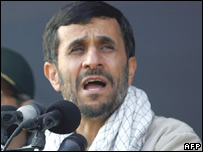 Kelompok Yahudi Amerika akan Ajukan Gugatan Hukum terhadap Ahmadinejad