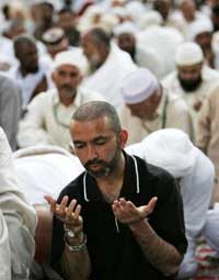 Intelejen Inggris Lancarkan "Operasi Makkah" bagi Warga Muslim