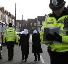 Muslim Inggris Sesalkan Operasi Penangkapan di  Birmingham