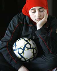 IFAB dan FIFA Beda Penafsiran Soal Jilbab Dalam Sepakbola