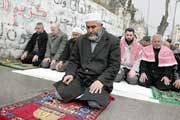 Polisi Israel Incar Tokoh Muslim Syaikh Raed Salah