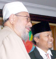 Al-Qaradhawi Memuji Penerapan Demokrasi di Indonesia