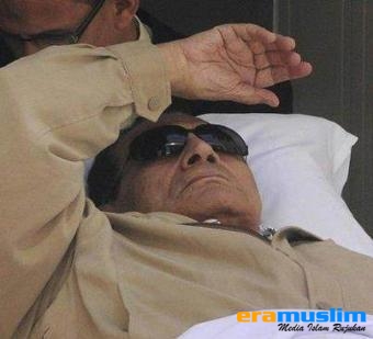 Mubarak Tuduh Pemerintah Mencoba Membunuh Dia di Penjara