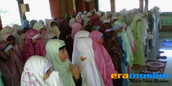 Siswa SMP di Semarang Shalat Gaib untuk Muslim Rohingya