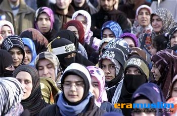 Maskapai Penerbangan Turki Mulai Pekerjakan Pramugari Berjilbab
