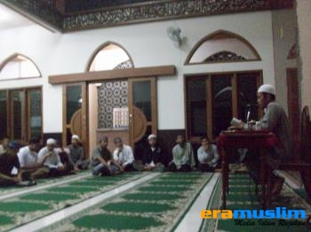 Di Akhir Zaman Nanti “Madzhab” Artis Paling Banyak Diikuti Masyarakat dan Umat Islam