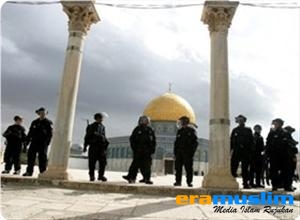 Polisi Israel Tangkap Warga Palestina yang Berada di Dalam Masjid Al-Aqsha
