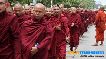 Biksu Buddha Berdemonstrasi Dukung Pemerintah Myanmar Usir Muslim Rohingya