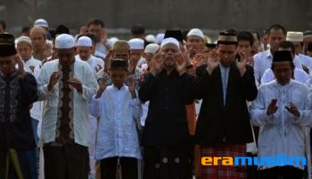 Jemaah Naqsabandiyah Gelar Shalat Ied Pagi Tadi