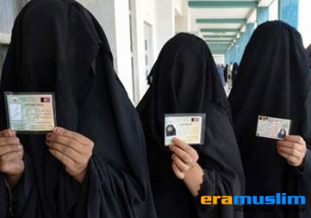 Perancis Tolak Masuk Tiga Wanita Saudi yang Bercadar