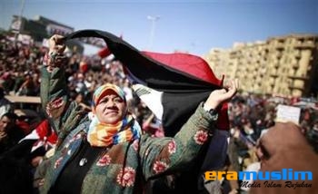 Istri Pemimpin Al-Qaidah Puji Peran Muslimah dalam Musim Semi Arab