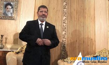 Mursi di Iran: Kewajiban Etis untuk Mendukung Rakyat Suriah Lawan Rezim Assad