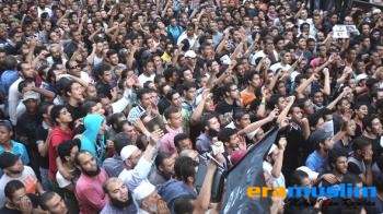 Warga Mesir Gelar Protes Kecam Kartun Nabi di Luar Kedutaan Perancis 