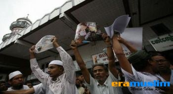 "Muslim Rohingya Dibunuh karena Tidak Mau Murtad"