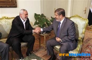 Pertemuan Presiden Mursi dengan PM Haniyah Membahas Masalah Gaza