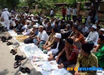 MUI Siap Bela Buruh yang Dilarang Shalat Jumat