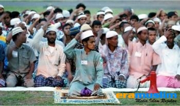 ACT: Setiap Hari, Muslim Rohingya Tunaikan Shalat bak Shalat Jumat