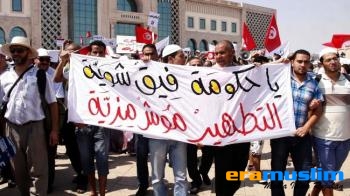 Pendukung An-Nahdhah Tuntut Antek Rezim Sebelumnya Dibersihkan dari Pemerintahan