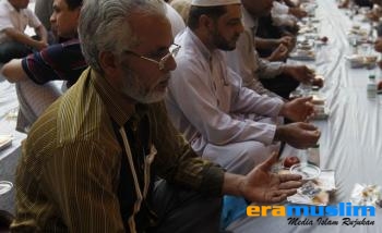 Ekspatriat di Arab Saudi Diminta untuk Hormati Bulan Puasa atau Akan Dideportasi