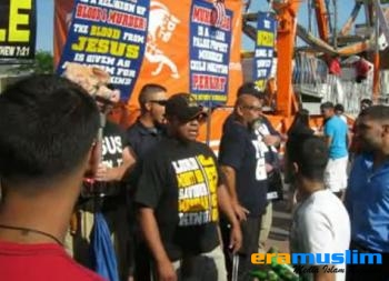 Cari Ribut, Misionaris Kristen Pajang Kepala Babi dalam Ferstival Arab di Michigan AS