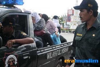 Ratusan Warga Terjaring Razia Syariat Islam di Aceh